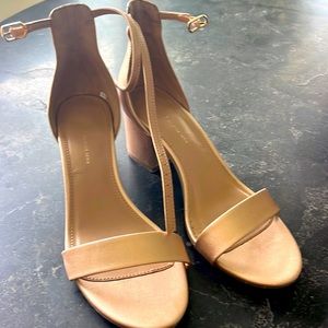 EUC Rohb rose gold strappy sandals, chunky heel size 8 1/2.